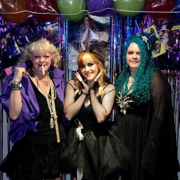 Meet your Posher, Dawn - Picture 1 of 1